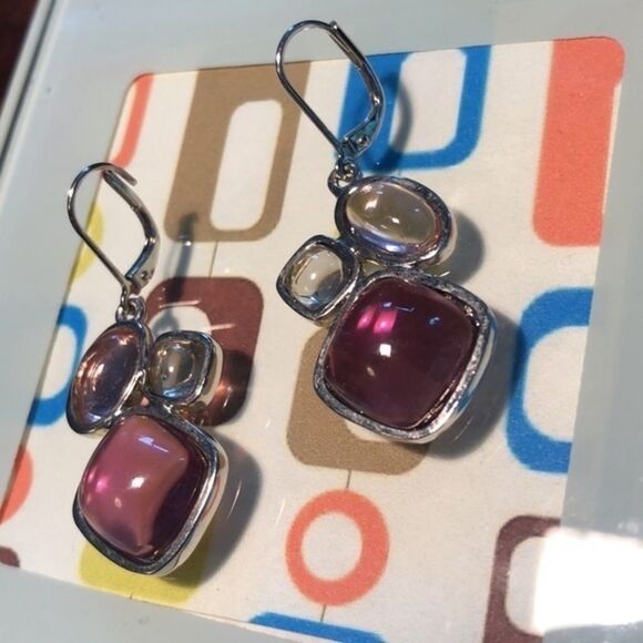 Stunning Artistic Earrings - Picture 2 of 5